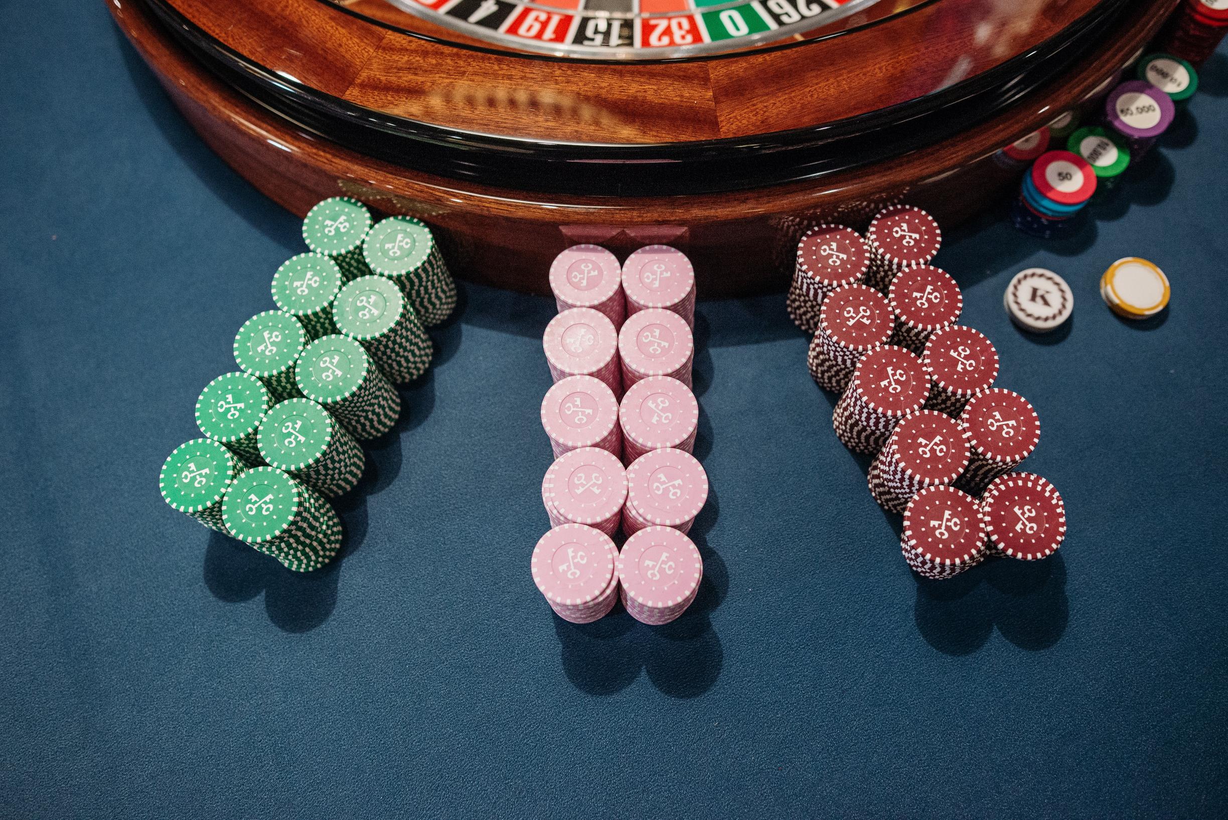 The Psychology of Gambling: Understanding the Attraction and Risks